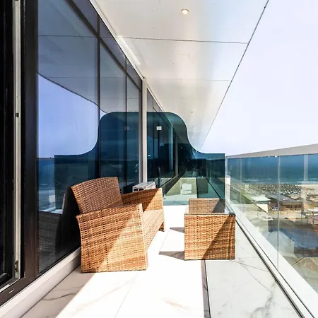 Bora Bora White Titanic